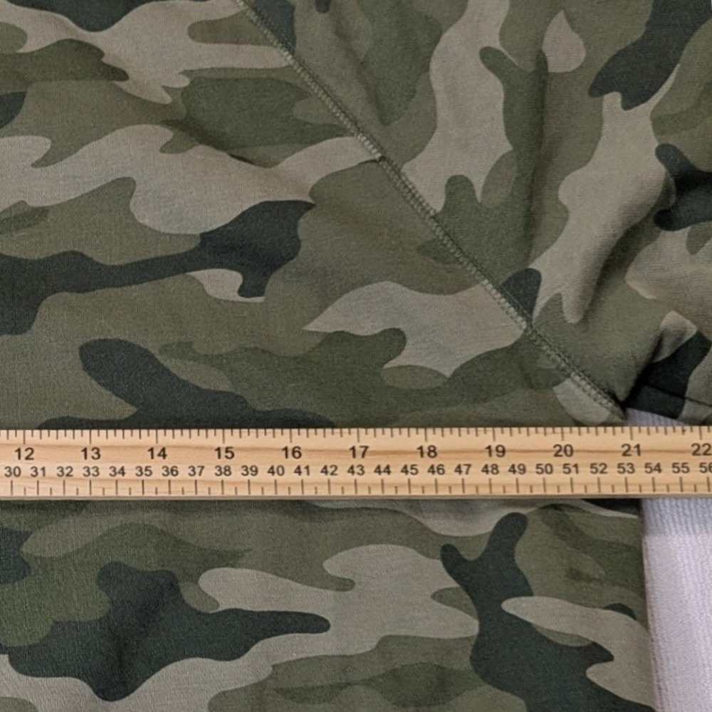 Old Navy Camo Sweatshirt M Green Utility Gorpcore Streetwear Casual Layering - Picture 7 of 9